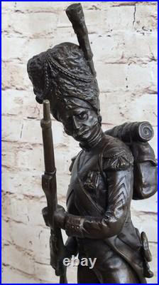 Sculpture Statue Bronze Artisanale Peintre Soldat Russe XIXe Siècle Avec Fusil