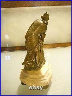 Sculpture de Femme Antique en Bronze de Ferdinand Barbedienne XIXé siecle