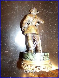 Sculpture en bronze statue chevalier écossais XIXe siècle