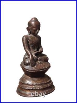 Statuette ancienne du Bouddha Bronze, école Shan, Birmanie XVIIIe-XIXe siècle