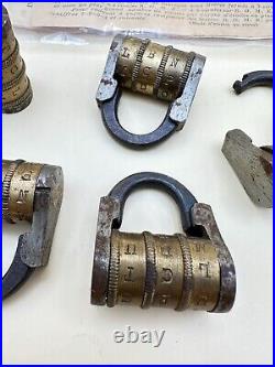 Suite de 5 cadenas à combinaison époque XIX siècle en bronze et acier