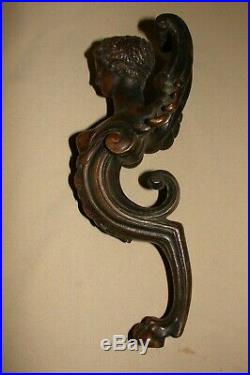 Sujet XIX ème Siècle en bronze (élément de lustre ou un heurtoir de porte)