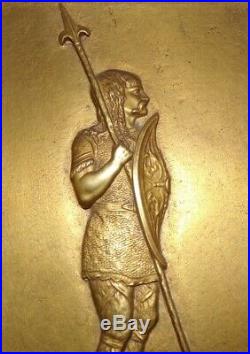 Tableau ancien bronze doré signé L Perzinka Gaulois guerrier XIX siècle