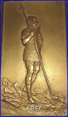 Tableau ancien bronze doré signé L Perzinka Gaulois guerrier XIX siècle