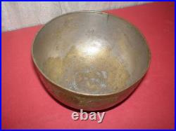 Tasse / bol en bronze fait main avec ornements arabes du XIXe siècle Nielo Tasse / bol en bronze fait main avec ornements arabes du XIXe siècle Nielo