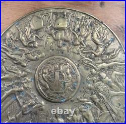 Tondo en bronze doré à décor mythologique Les Arts et les Muses XIXe siècle