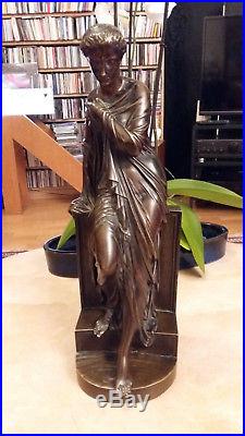 Très beau bronze néoclassique du XIXe siècle signé, statuette, sculpture