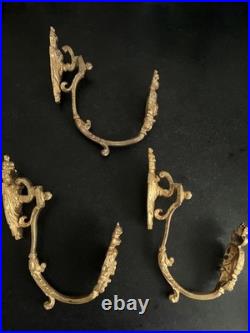 Trois Embrasses Rideaux. BRONZE DORE. TOUTES ESTAMPILLEES. XIXe Siècle