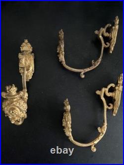 Trois Embrasses Rideaux. BRONZE DORE. TOUTES ESTAMPILLEES. XIXe Siècle
