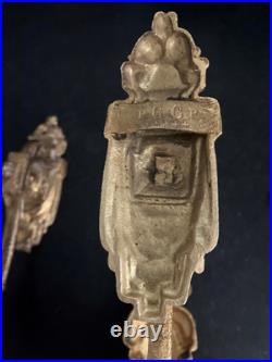 Trois Embrasses Rideaux. BRONZE DORE. TOUTES ESTAMPILLEES. XIXe Siècle