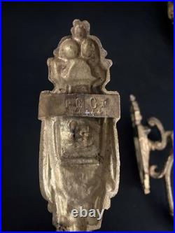 Trois Embrasses Rideaux. BRONZE DORE. TOUTES ESTAMPILLEES. XIXe Siècle