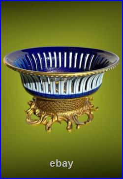 Vase Corbeille En Porcelaine Et Bronze France XIXe Siècle