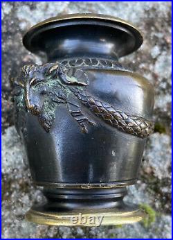 Vase En Bronze Tête De Béliers XIX Éme Siècle