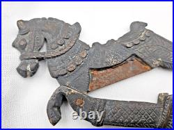 XIX Siecle Casse Noix De Betel En Bronze Decor Cheval Au Galop L 18.50 CM