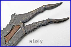 XIX Siecle Casse Noix De Betel En Bronze Decor Cheval Au Galop L 18.50 CM