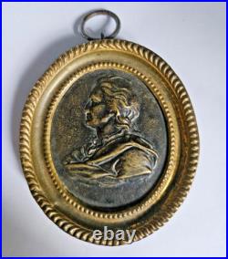 XIX Siecle Medaillon Bronze Profil Portrait Personnage Decor Frises De Perles XIX Siecle Medaillon Bronze Profil Portrait Personnage Decor Frises De Perles