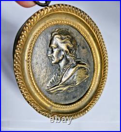 XIX Siecle Medaillon Bronze Profil Portrait Personnage Decor Frises De Perles XIX Siecle Medaillon Bronze Profil Portrait Personnage Decor Frises De Perles